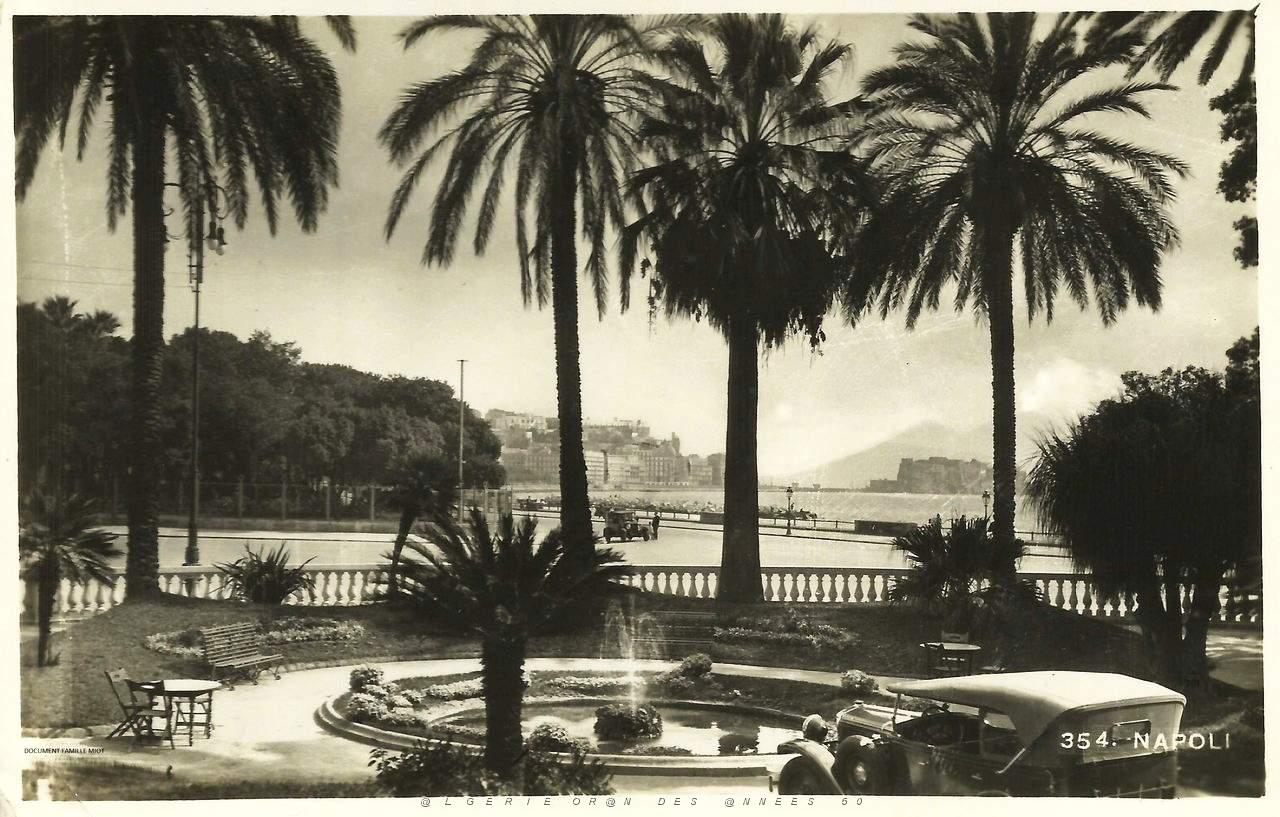 048 a  NAPLES Qu'il serait doux d'etre a l'ombre des palmiers.jpg